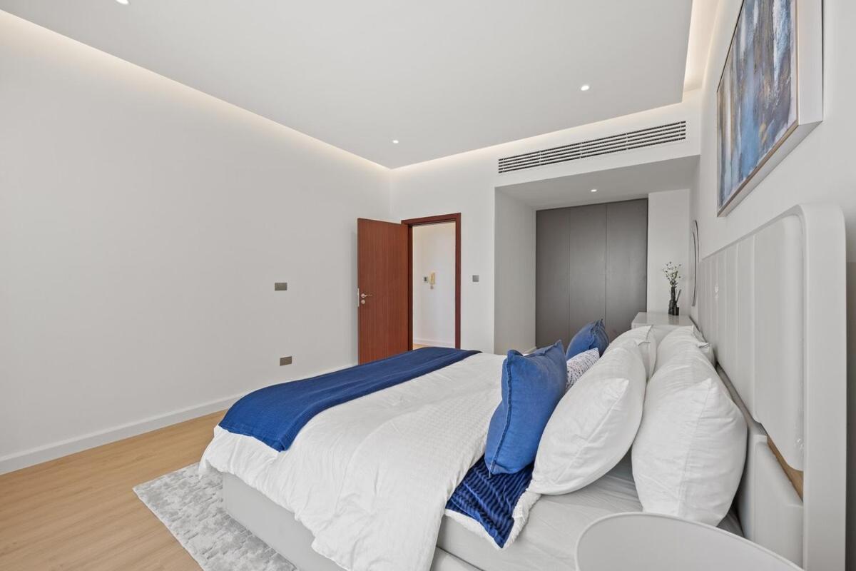 Luxury 2br In Jbr, Full Sea And Eye View Apartment *